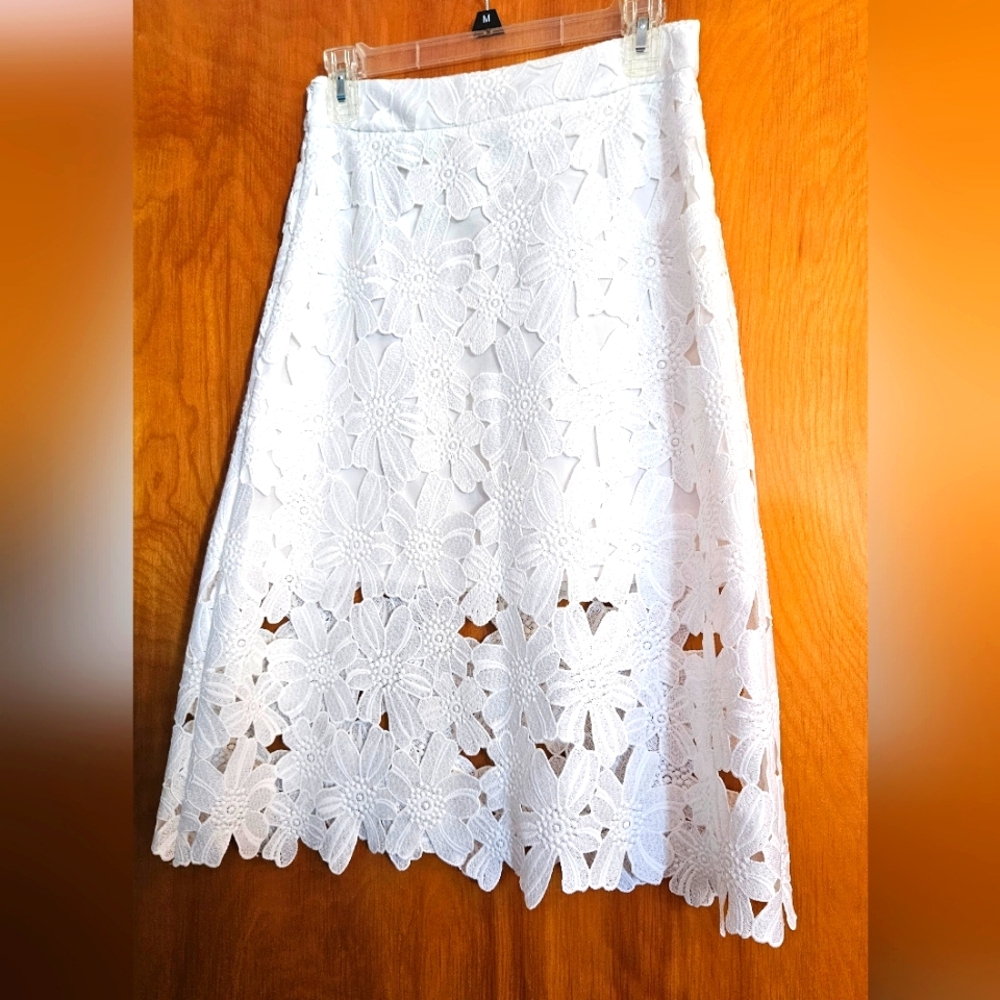 White lace skirt